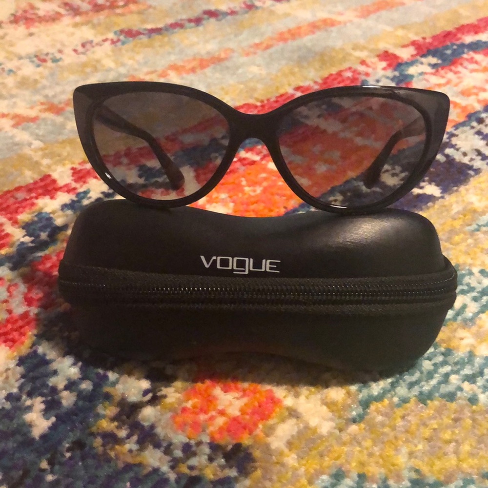 Vogue Cat’s Eye Sunglasses 🕶